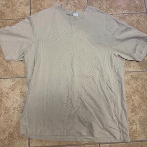 Beige tshirt